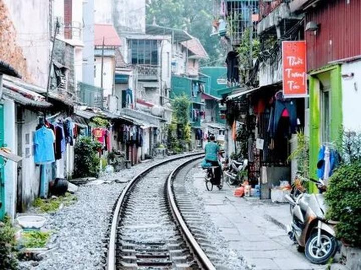 Chuyên gia Hotspot Matrix phân tích: Ai bảo mặc váy đen mùa hè là và marketing video