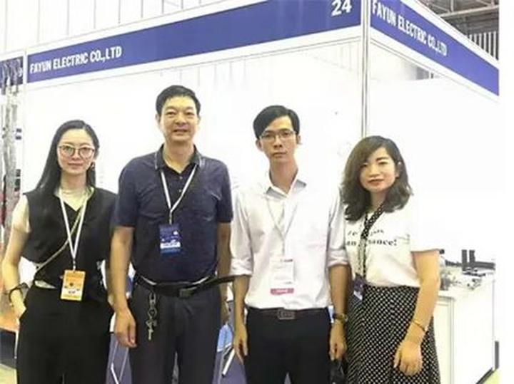 Hotspot Matrix và Shake It Off - bản lĩnh của thế hệ mới: không ngại “lắc” mình ra khỏi